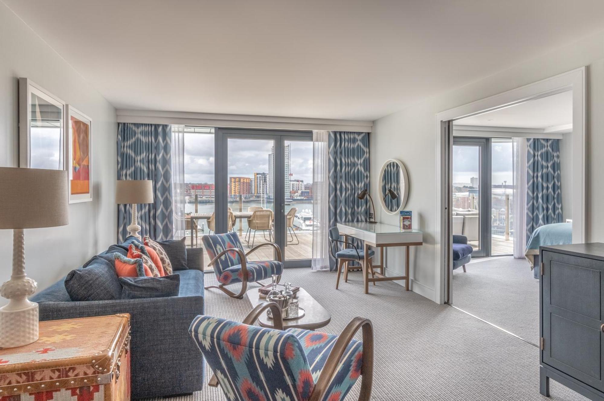 Harbour Hotel & Spa Southampton Rom bilde A living room at The Drake