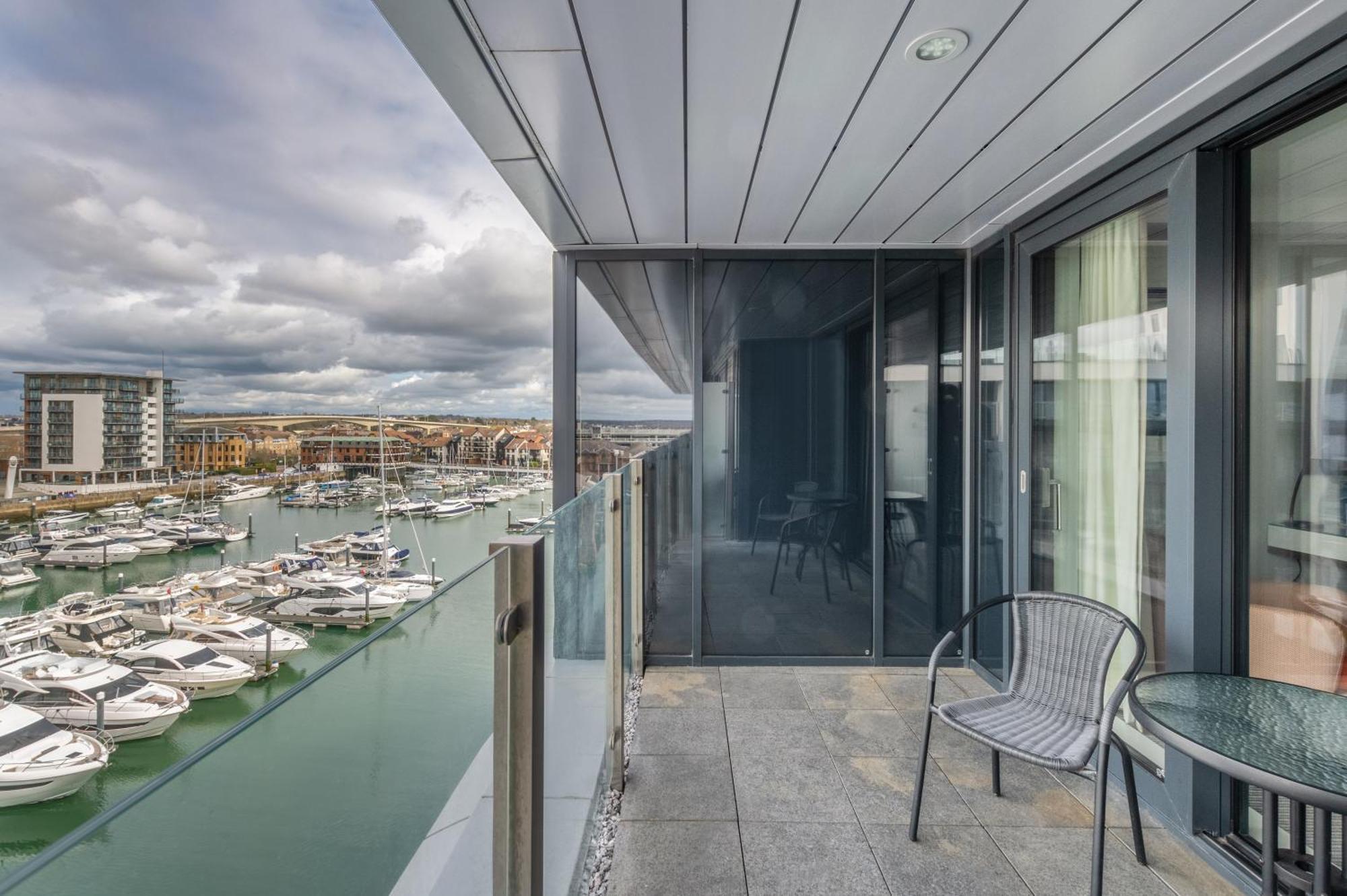 Harbour Hotel & Spa Southampton Rom bilde A balcony in a residential apartment