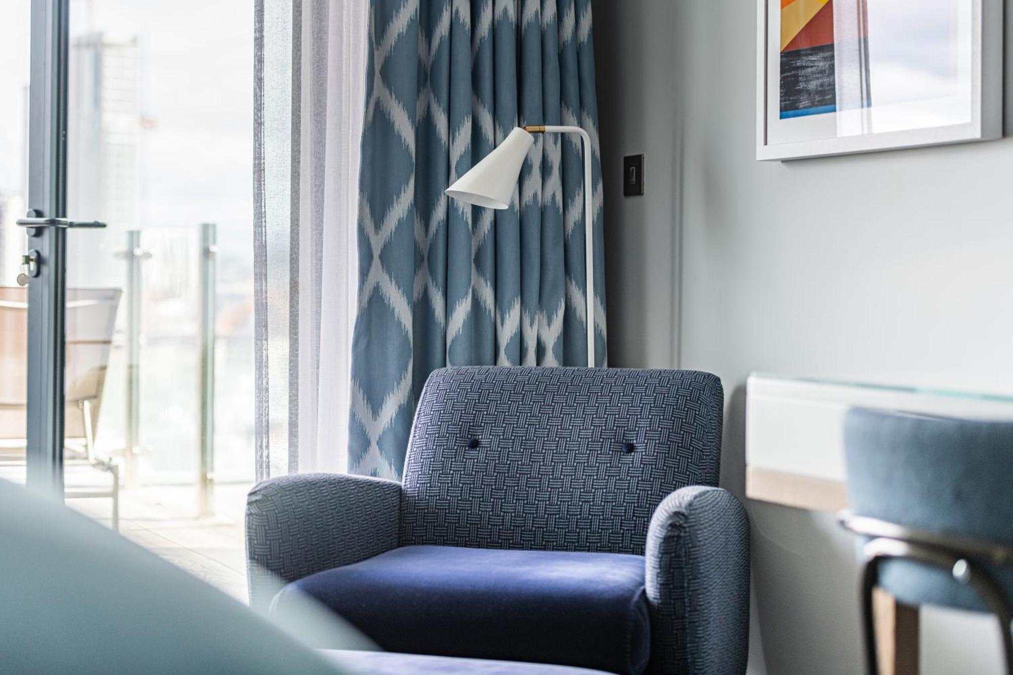 Harbour Hotel & Spa Southampton Eksteriør bilde A floor lamp