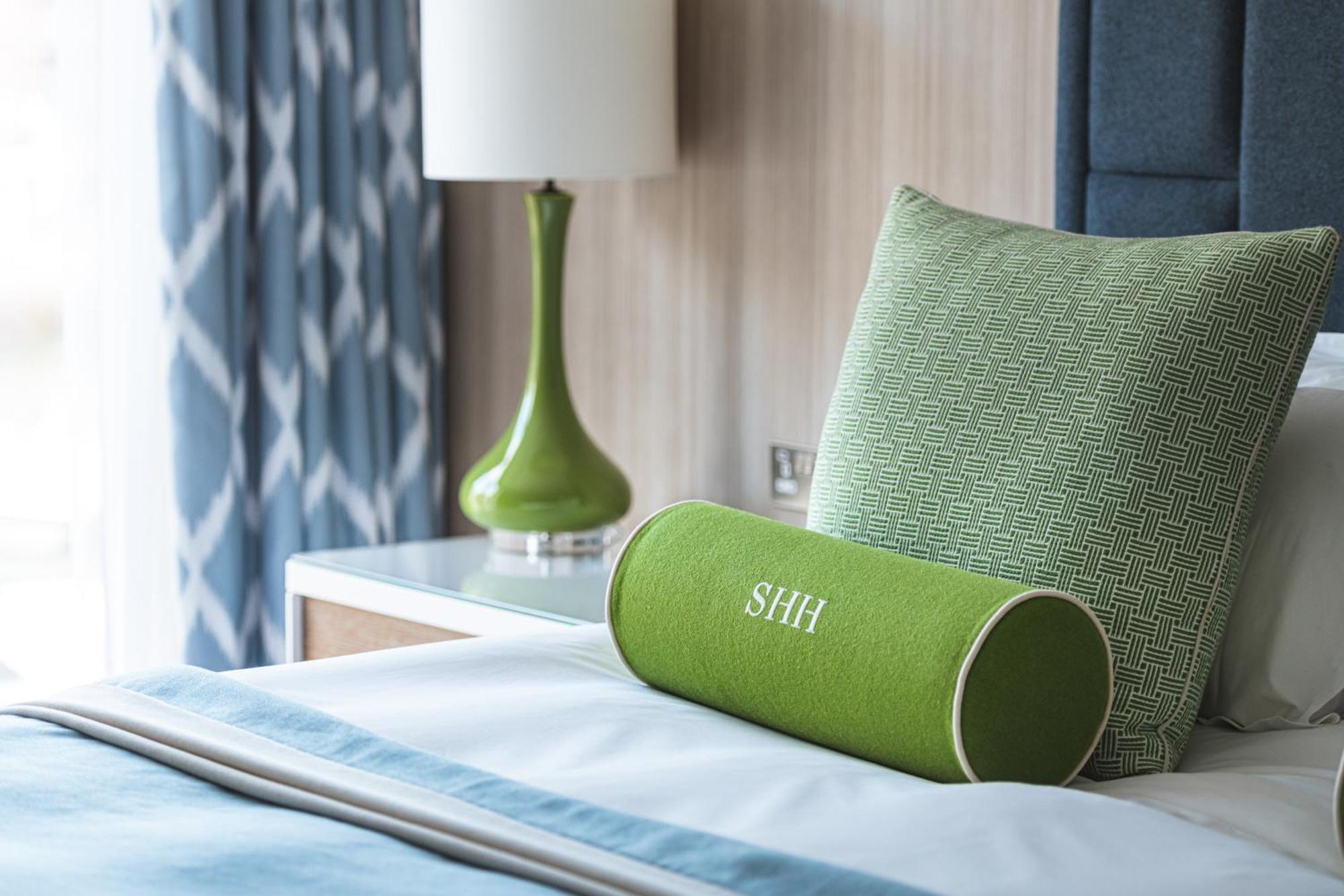 Harbour Hotel & Spa Southampton Eksteriør bilde A bolster pillow